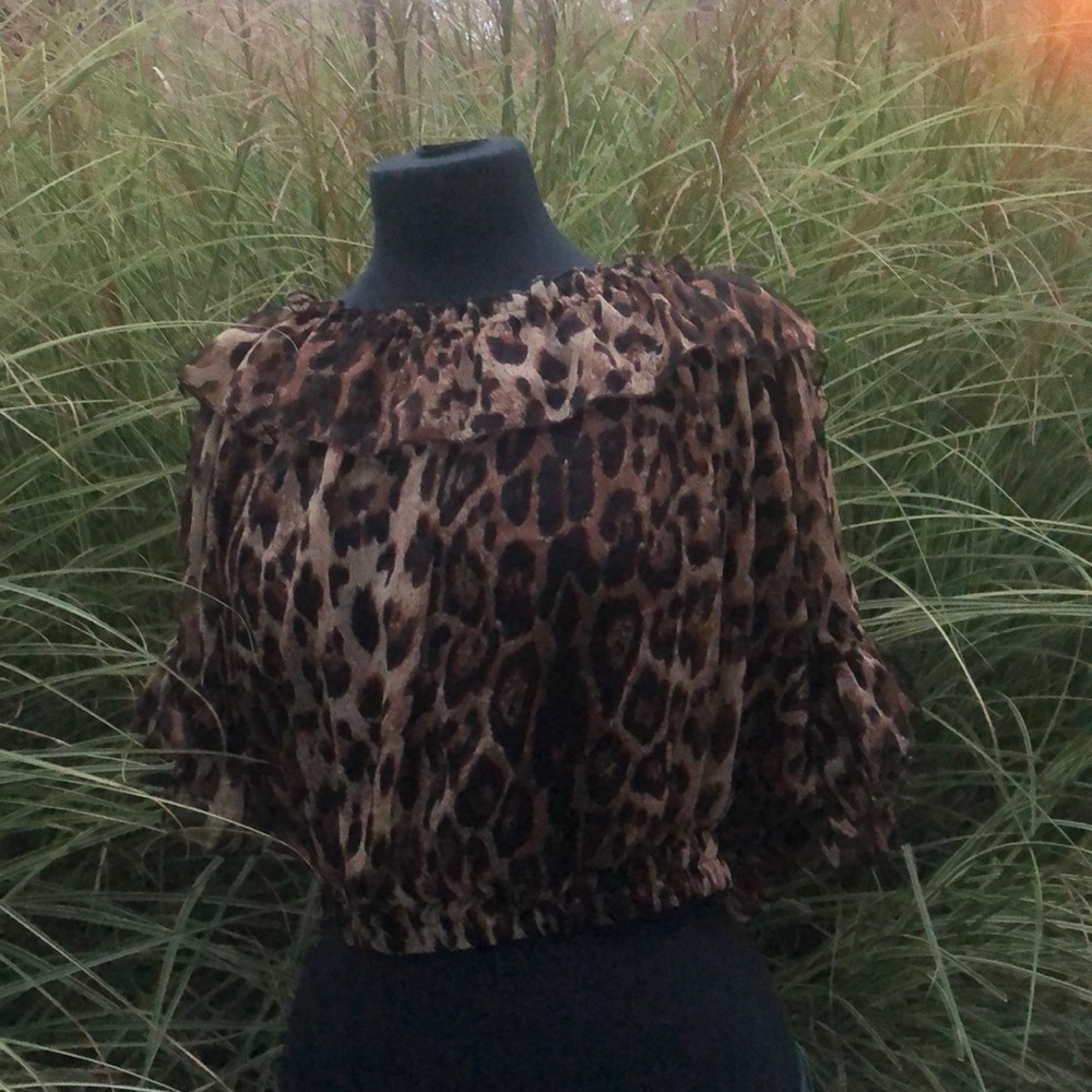 Toska gently worn top. Great for any occassion